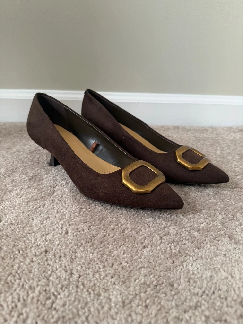 Nine West Classic Brown Pointed Toe Kitten Heel Pumps with Gold Accent